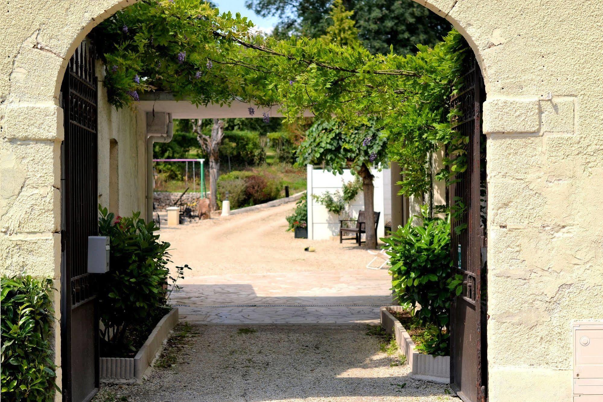 Auberge Le Rabelais Malay-le-Petit Ngoại thất bức ảnh