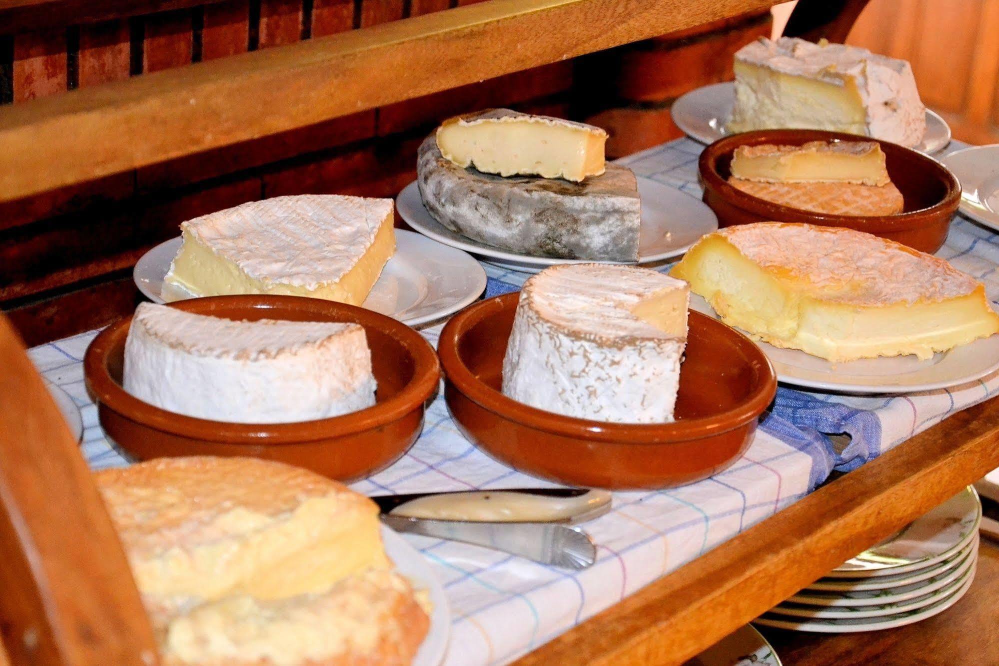Auberge Le Rabelais Malay-le-Petit Ngoại thất bức ảnh