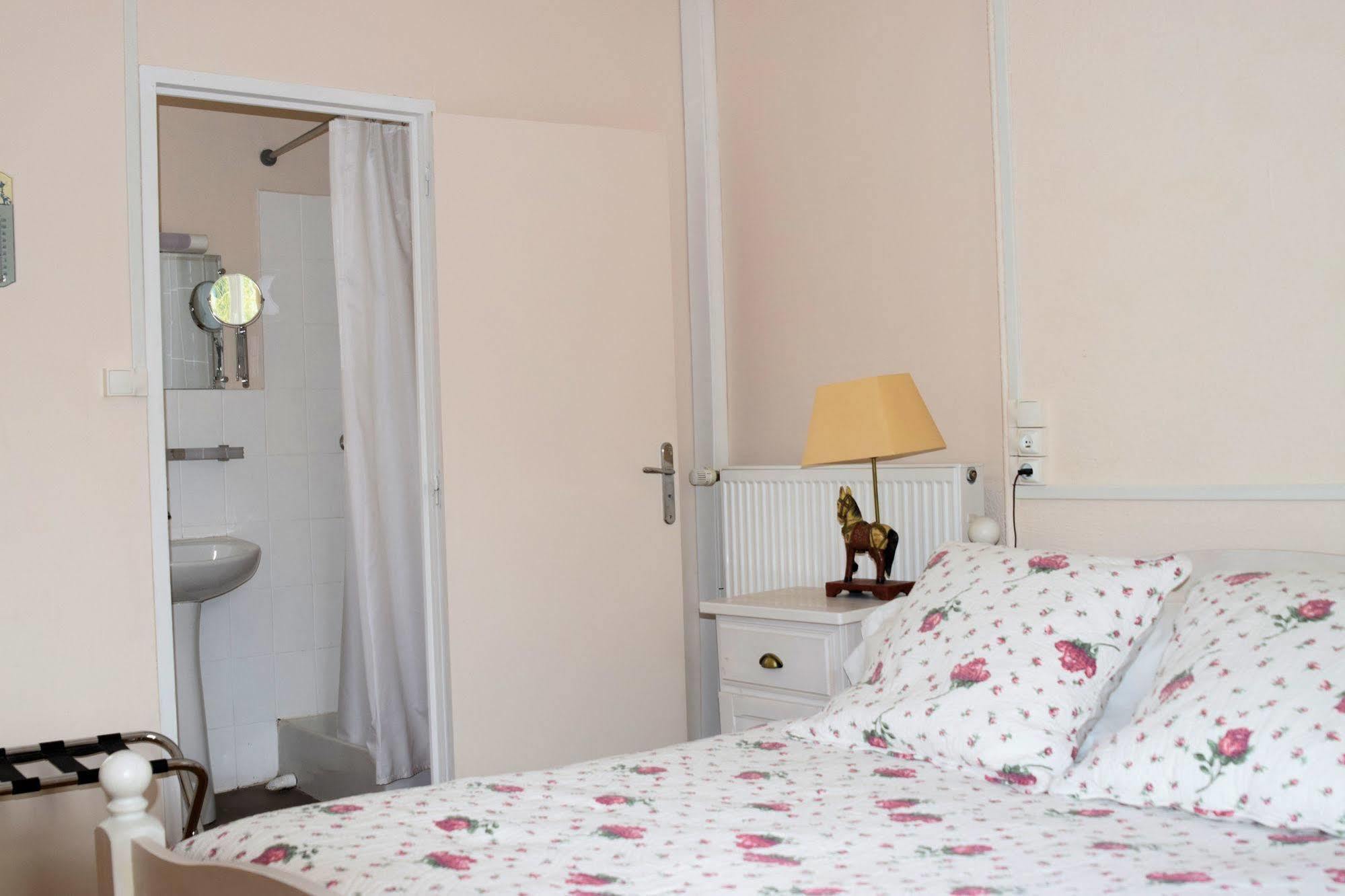 Auberge Le Rabelais Malay-le-Petit Ngoại thất bức ảnh
