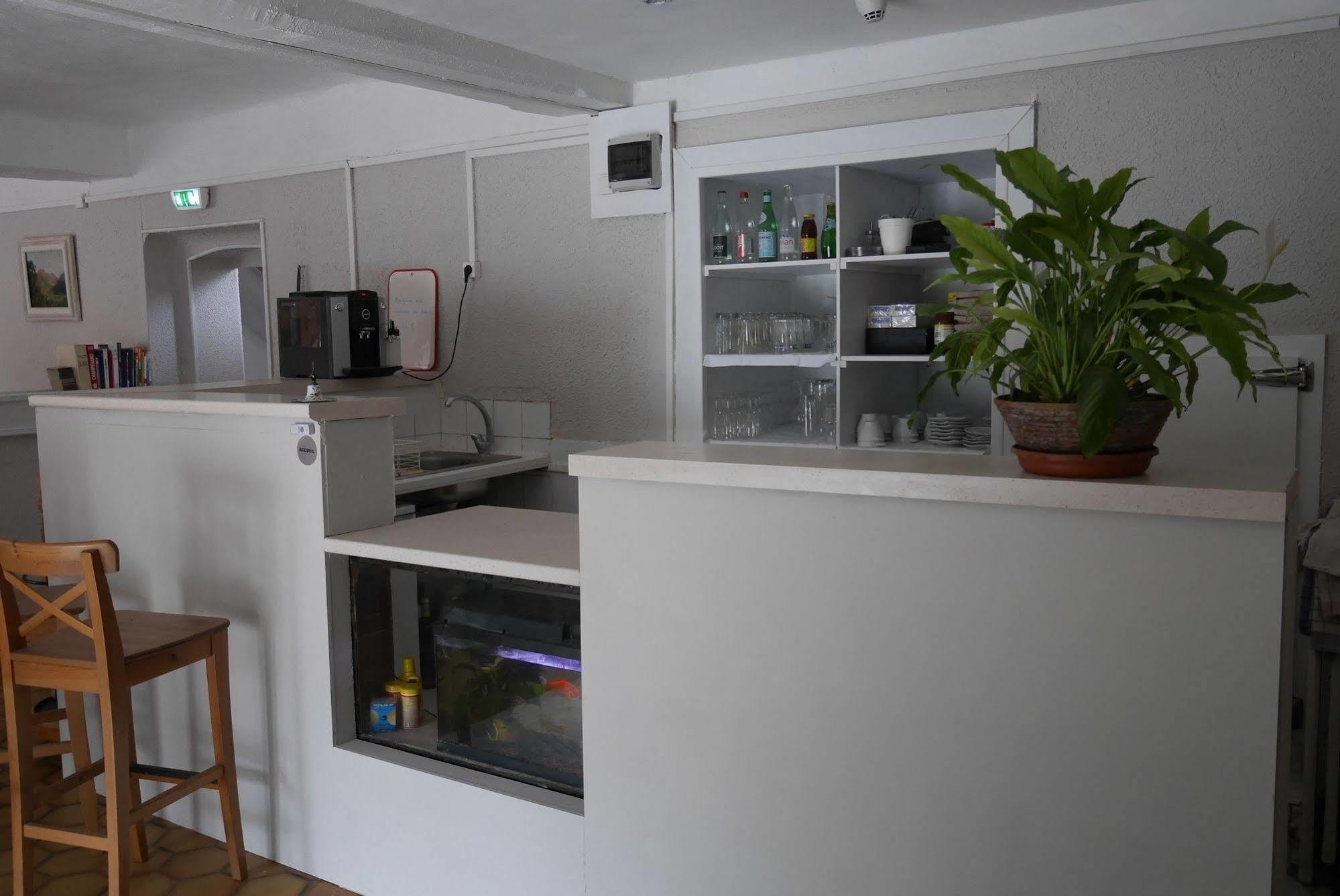 Auberge Le Rabelais Malay-le-Petit Ngoại thất bức ảnh