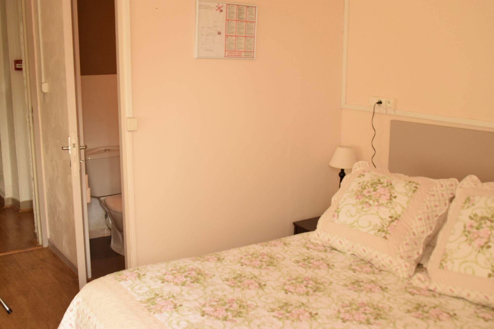 Auberge Le Rabelais Malay-le-Petit Ngoại thất bức ảnh